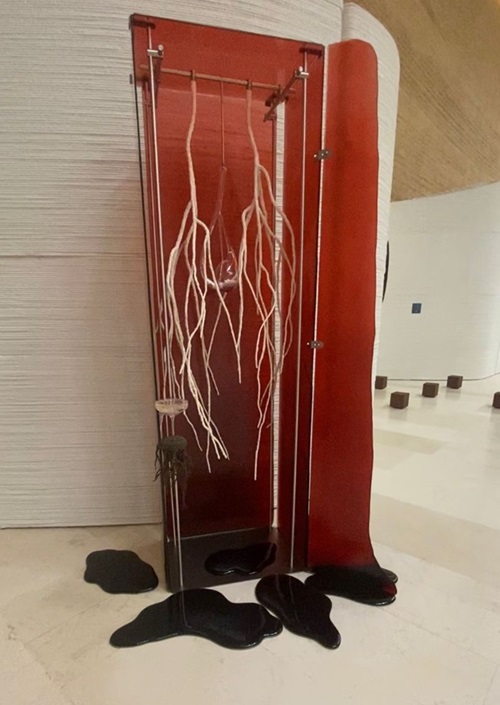 عمل الفنّانة النرويجية آن جراف "المحرّقون"