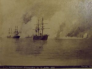 صورة نادرة لضرب الإسكندرية من البحر 11 يوليو1882م – تصوير فيوريلو