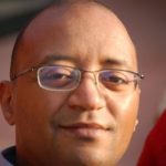 ياسر عبد اللطيف: الأنبياء أنفسهم كانوا أكثر تواضعاً من بعض شعراء الحداثة العربية