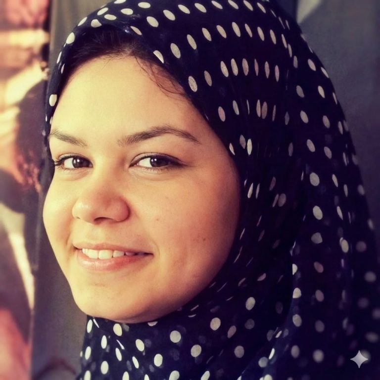 آية عزت