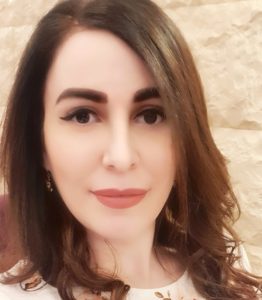 الشاعرة السورية ربا أبو طوق