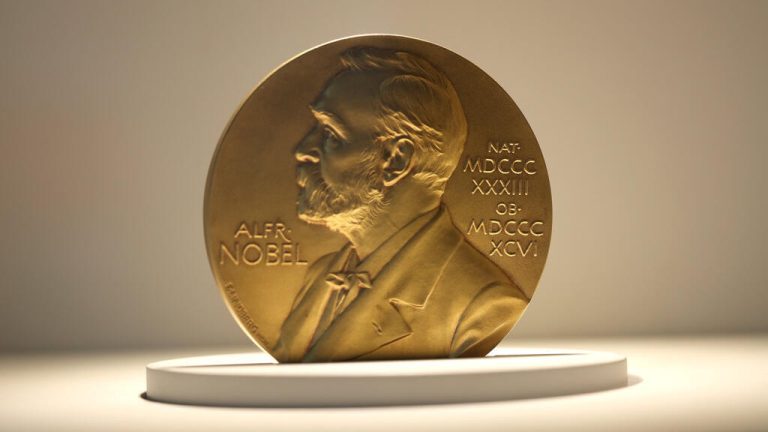 الأدب العربي و جائزة نوبل.. لماذا...